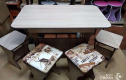 Кухонный стол (набор стол и 4 табуретки) в Омске - объявление №1284438