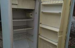 Холодильник бу. Не рабочий, см фото в Улан-Удэ - объявление №1305769
