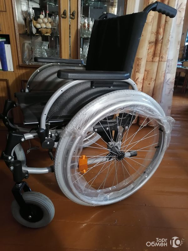 Продам инвалидную коляску 