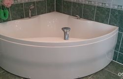 Продам: Угловая ванна в Благовещенске - объявление №158899