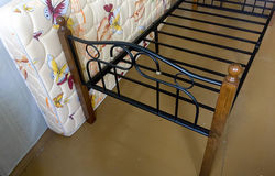 Продам: Продам односпальную кровать в Челябинске - объявление №161346
