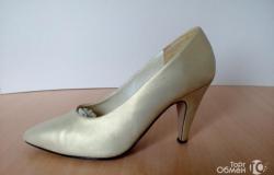 Туфли золотистые на каблуке в Симферополе - объявление №1634855