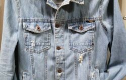 Продам: Продаю джинсовую куртку в Москве - объявление №164123