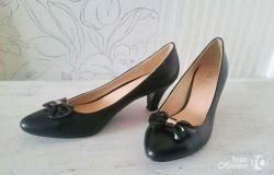 Туфли черные, размер в районе 41 в Красноярске - объявление №1642139