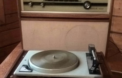 Продам: продам радиоприемник рига проигрыватель колонку и сотню пластинок в Москве - объявление №176358