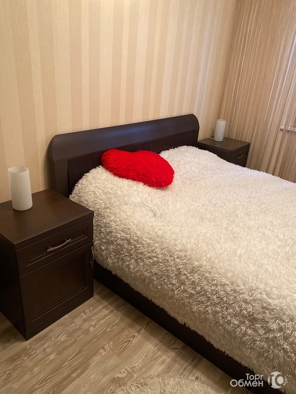 Кровать с матрасом, 2 тумбочки, комод и шкаф - Фото 3