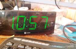 Продам: Часы (Радиобудильник) Harper HCLK-2044 в Сочи - объявление №2092609